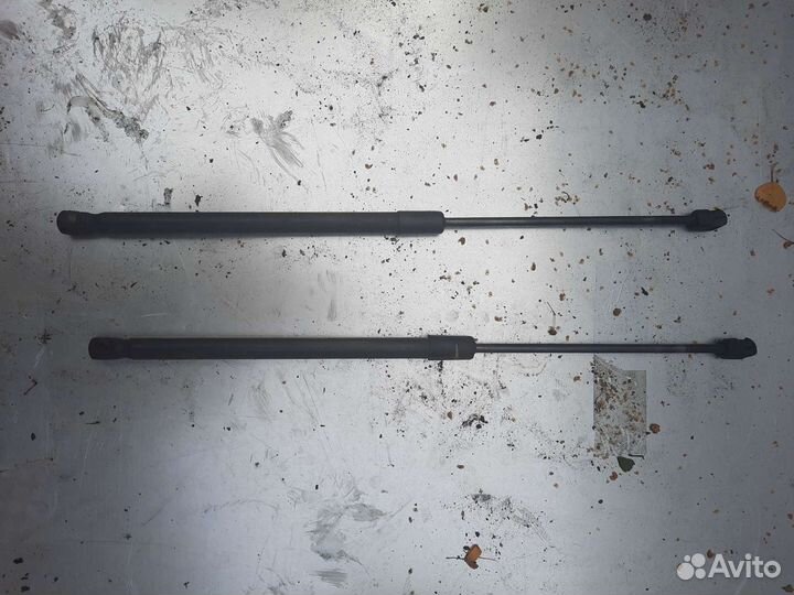 Ford Mazda, аммортизаторы задней двери