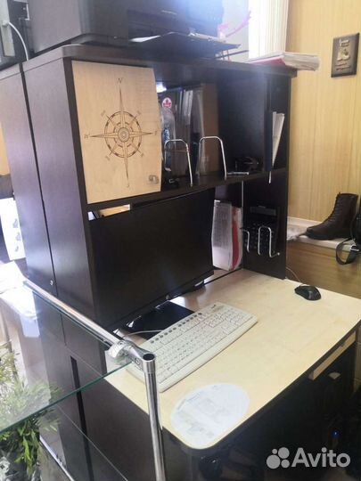 Компьютерный стол