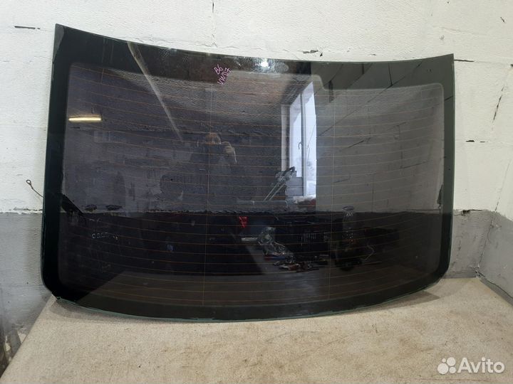 Стекло заднее седан Volkswagen Passat B6