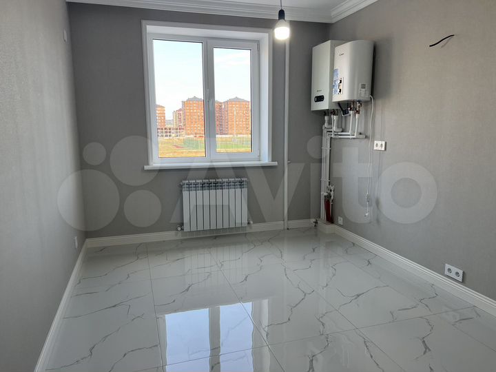 2-к. квартира, 58 м², 4/10 эт.