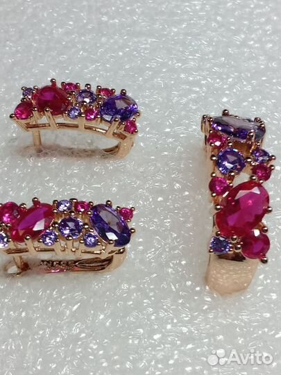 Золотой Комплект с Рубином.18 размер