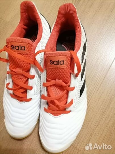 Футбольные бутсы adidas