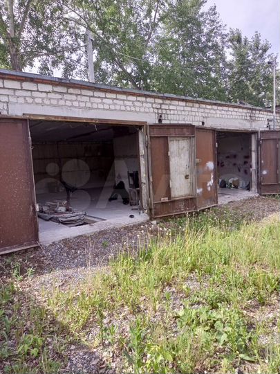 Гараж, > 30 м²