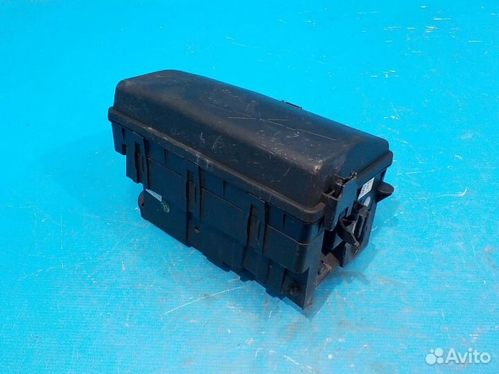 Блок предохранителей под капотом Chevrolet Cruze 2