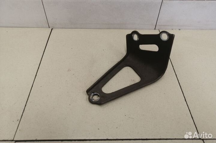 Кронштейн (сопут. товар) M2 (2010-1014)