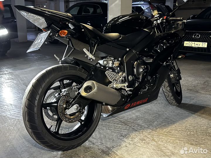 Yamaha R6 2011 (ODO 2000km)