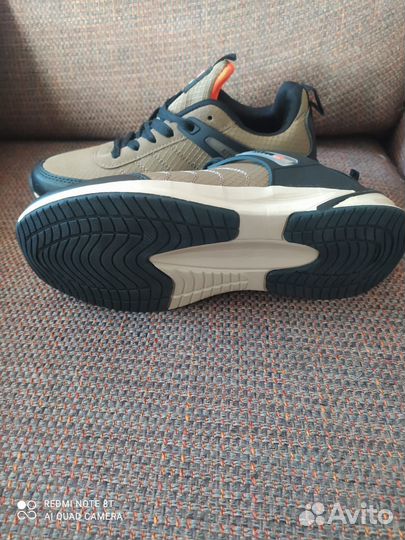 Кроссовки 37 размер новые