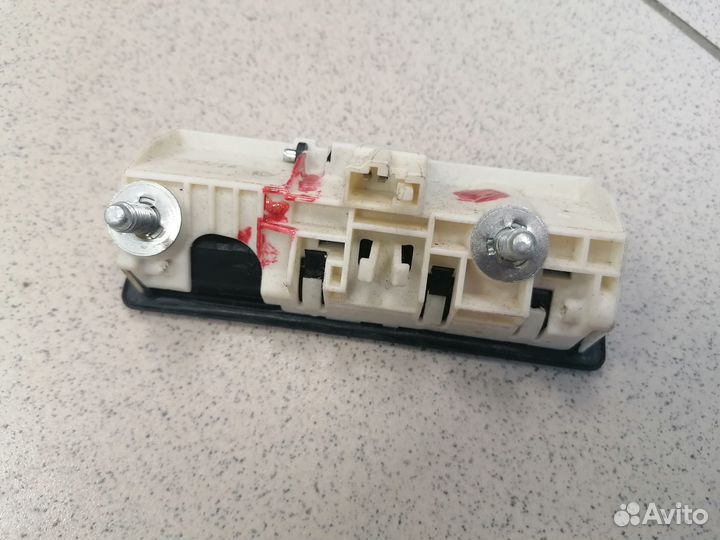 Кнопка багажника для VW Tiguan 2007-2014 Audi