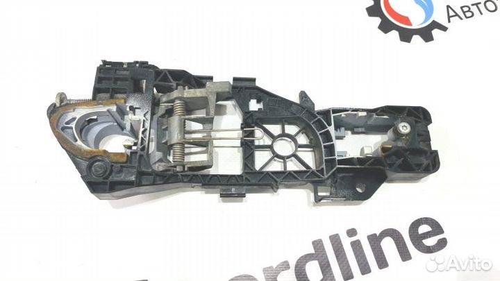 Кронштейн ручки двери задний правый Volkswagen