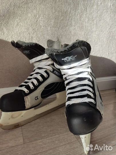 Коньки хоккейные