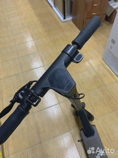 Электросамокат hiper Triumph T100