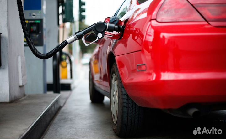 Заправщик на АЗС