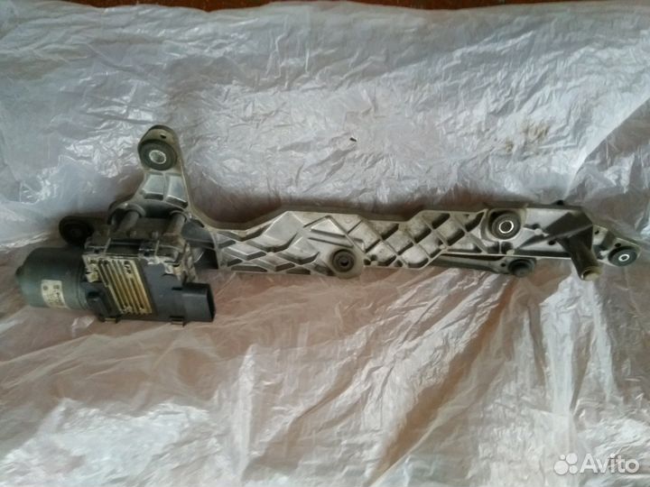 Правая трапеция стеклоочистителя VW Phaeton