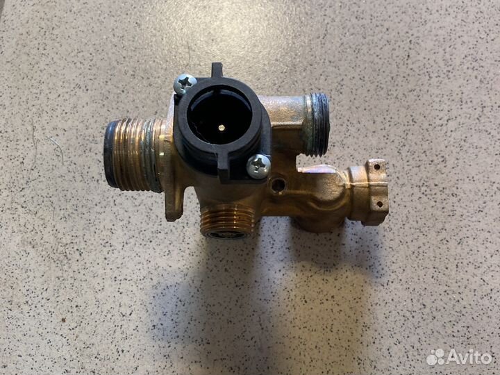 Клапан трехходовой на Neva Lux