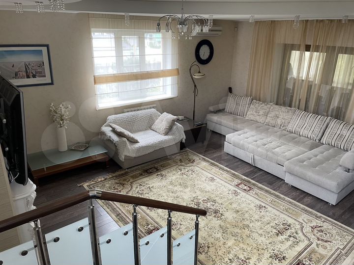 Дом 180,4 м² на участке 13,8 сот.