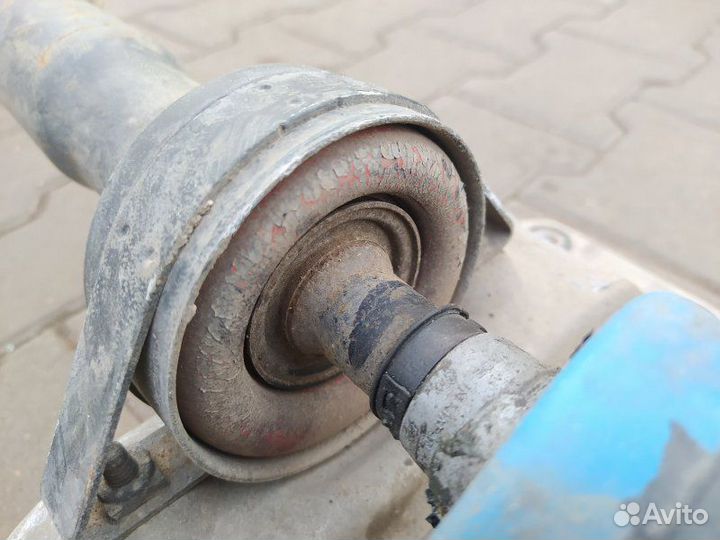 Б/У Карданный вал Длина 212.5см 3 части Порван