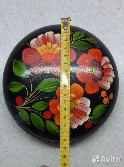 Деревянная шкатулка