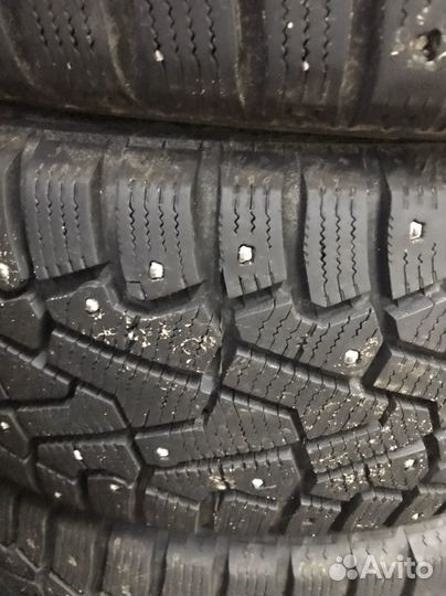 Pirelli Ice Zero 215/55 R17 98T