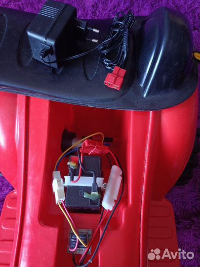 Детский электромобиль бу