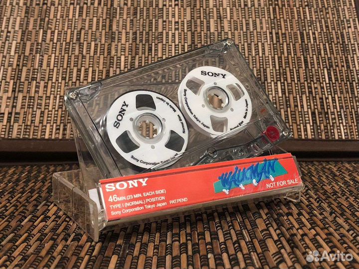 Аудио кассеты с катушками бобинками