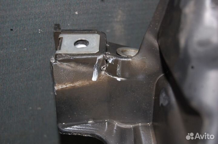 Кронштейн бампера переднего-Mercedes-Benz GLK-X204