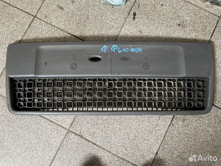 Решетка переднего бампера Ford Fusion 2002-2012