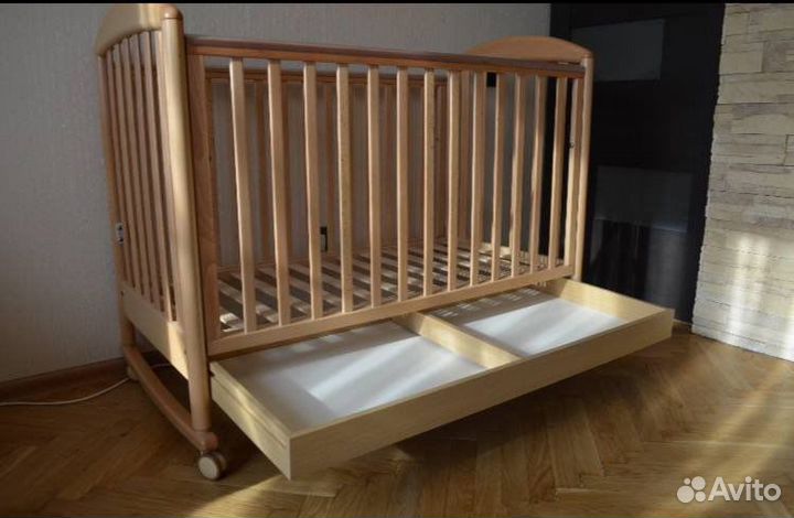 Детская кроватка