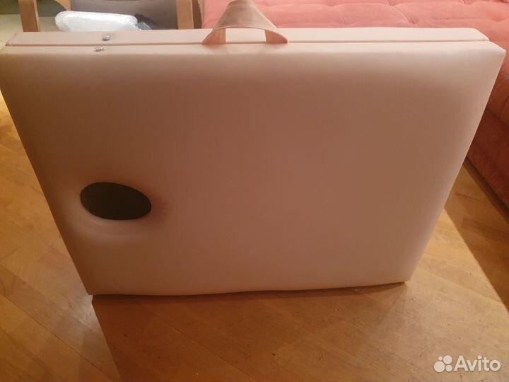 Продаю новую кушетку массажную складную 190см70см