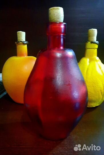 Бутылки из под вина в форме фруктов