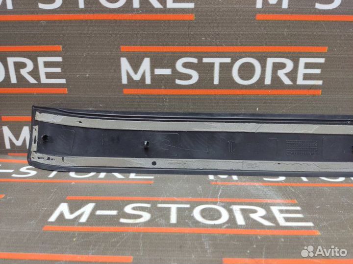 Накладка на порог салона передняя левая Audi A4 B6