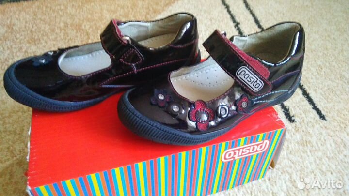Туфли для девочки новые