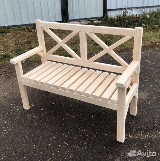 Скамейка из дерева