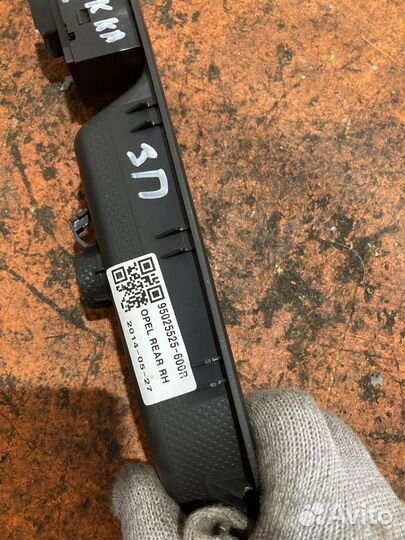 Кнопка стеклоподъемника задняя правая Opel Mokka