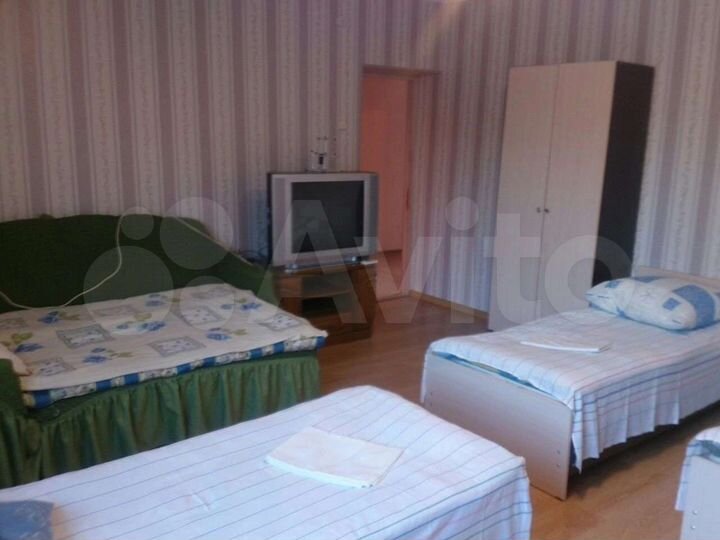 Комната 14 м² в 5-к., 2/2 эт.