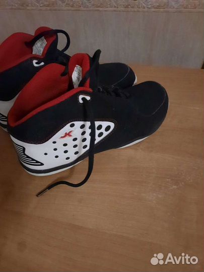 Баскетбольные кроссовки р 38