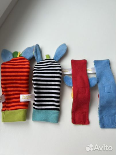 Набор носочков и браслетов с погремушками