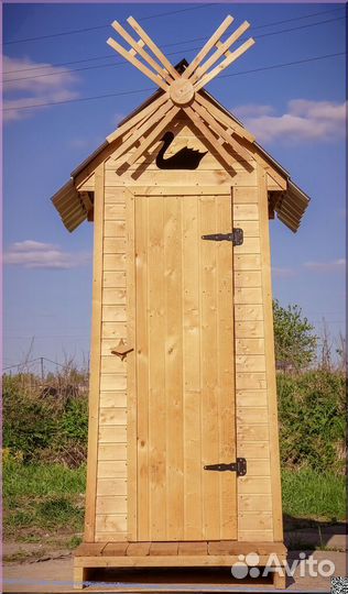 Уличный туалет деревянный