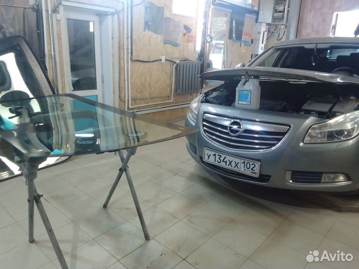 Лобовое стекло Опель Инсигния