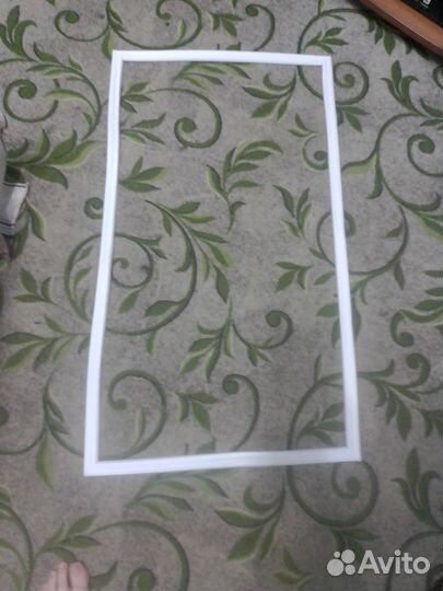 Уплотнитель двери холодильника indesit