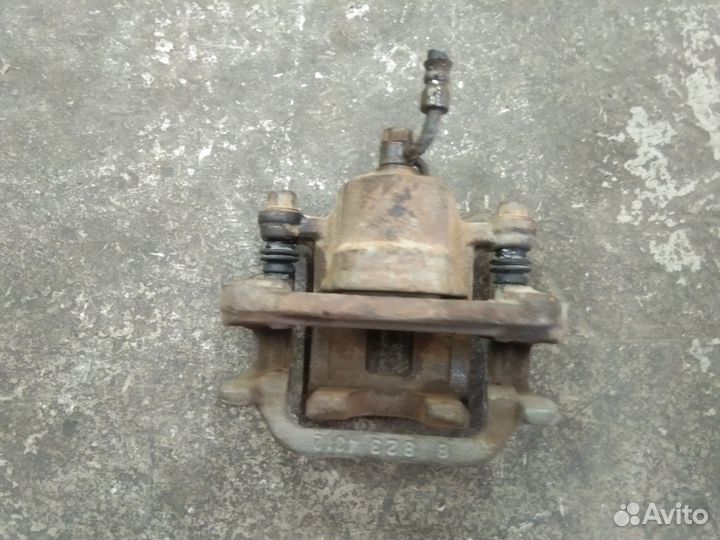 Суппорт тормозной задний Инфинити M35