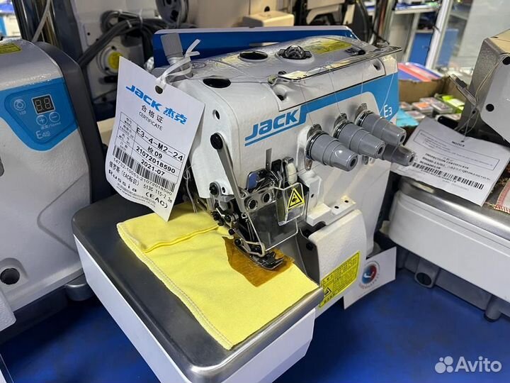 Оверлок Jack E3-4-М2-24 со столом