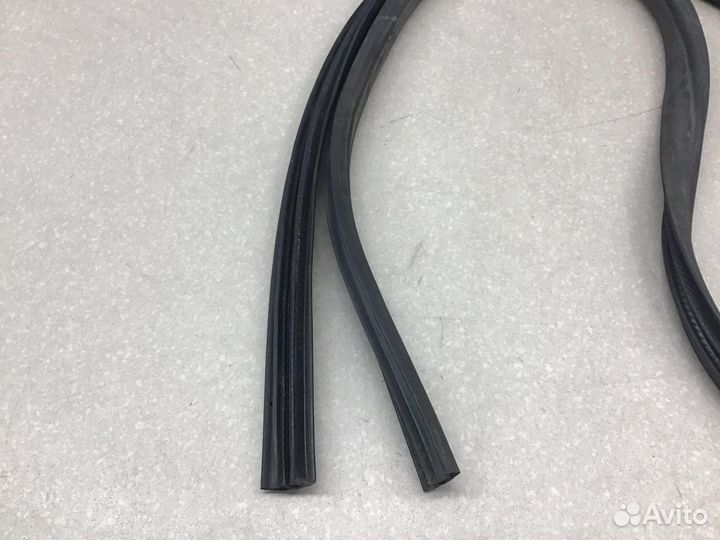 Уплотнитель двери, Ford Focus III 2011 1750006