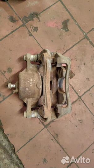 Суппорт передний правый Hyundai Elantra 6