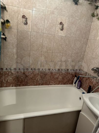 2-к. квартира, 50 м², 8/10 эт.