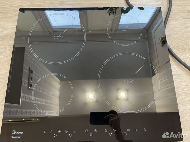 Индукционная плита Midea