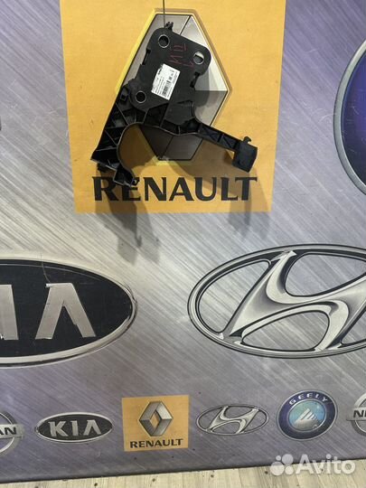 Кронштейн крепление фары Renault scenic 2 Лев