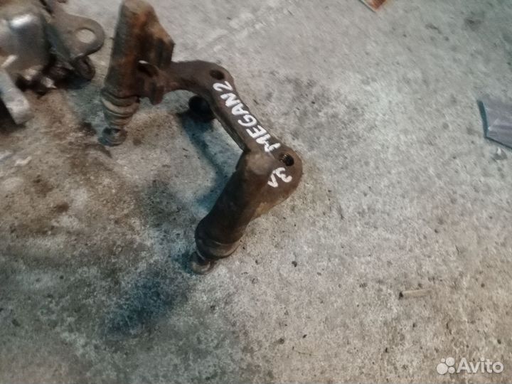 Скоба суппорта задняя Renault Megane2