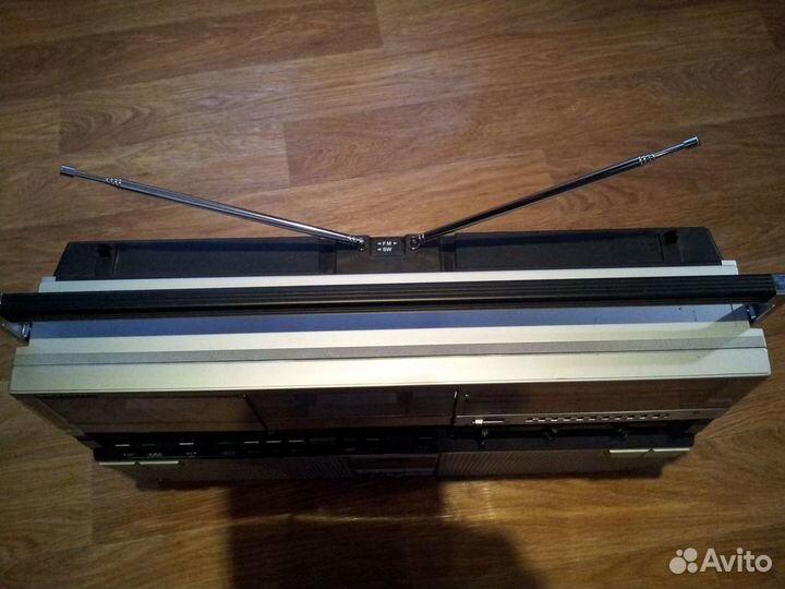 Sharp 555 Касетный магнитофон