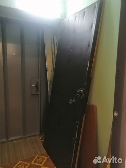 Дверь входная металлическая бу