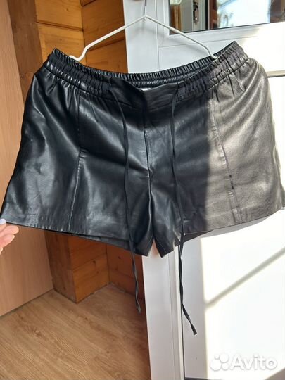 Шорты женские кожаные s